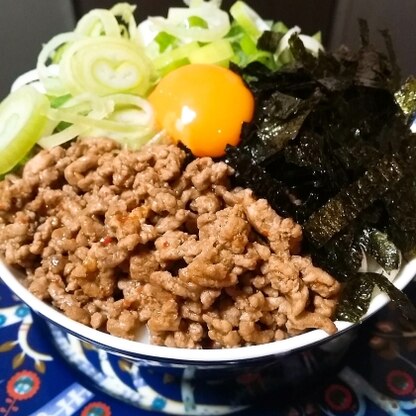 材料を2倍にしてうどんを2玉にしました。どんぶりからあふれてまぜにくかったけど、とてもおいしくできました！ありがとうございます。